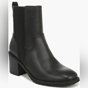 Zodiac Claret Bootie in Black Women’s Size 9M